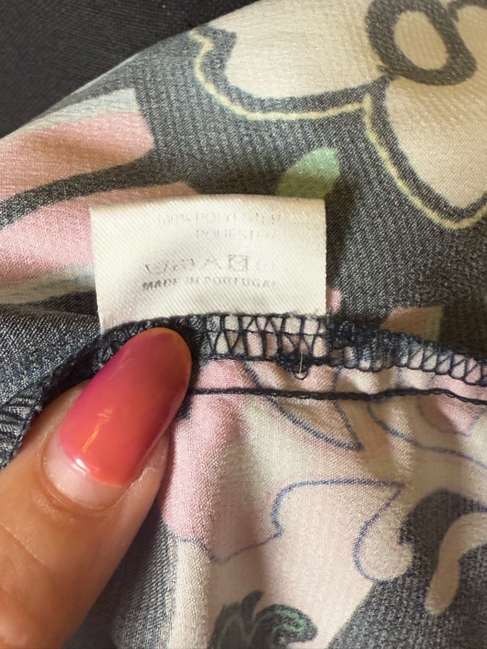 Vilagallo V Neck Blouse Colorful Retro Mod Print Boho Chic Top-Medium - Picture 8 of 9